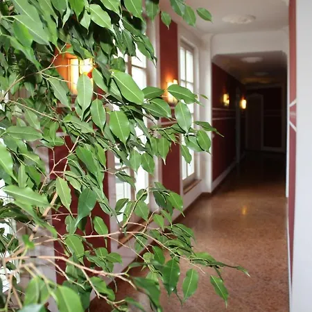 Turmhotel Otel 3*